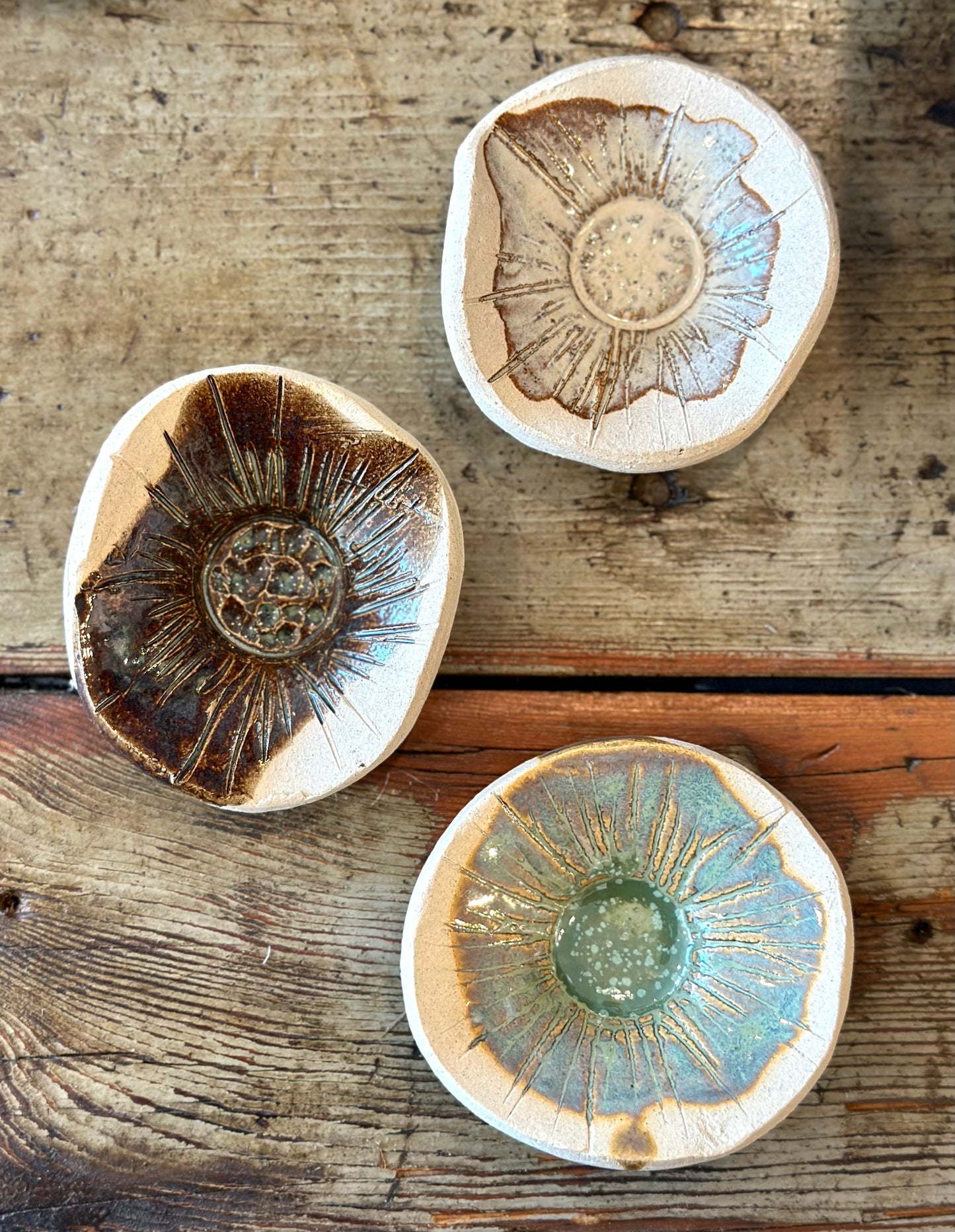 Stoneware Poppy Dish